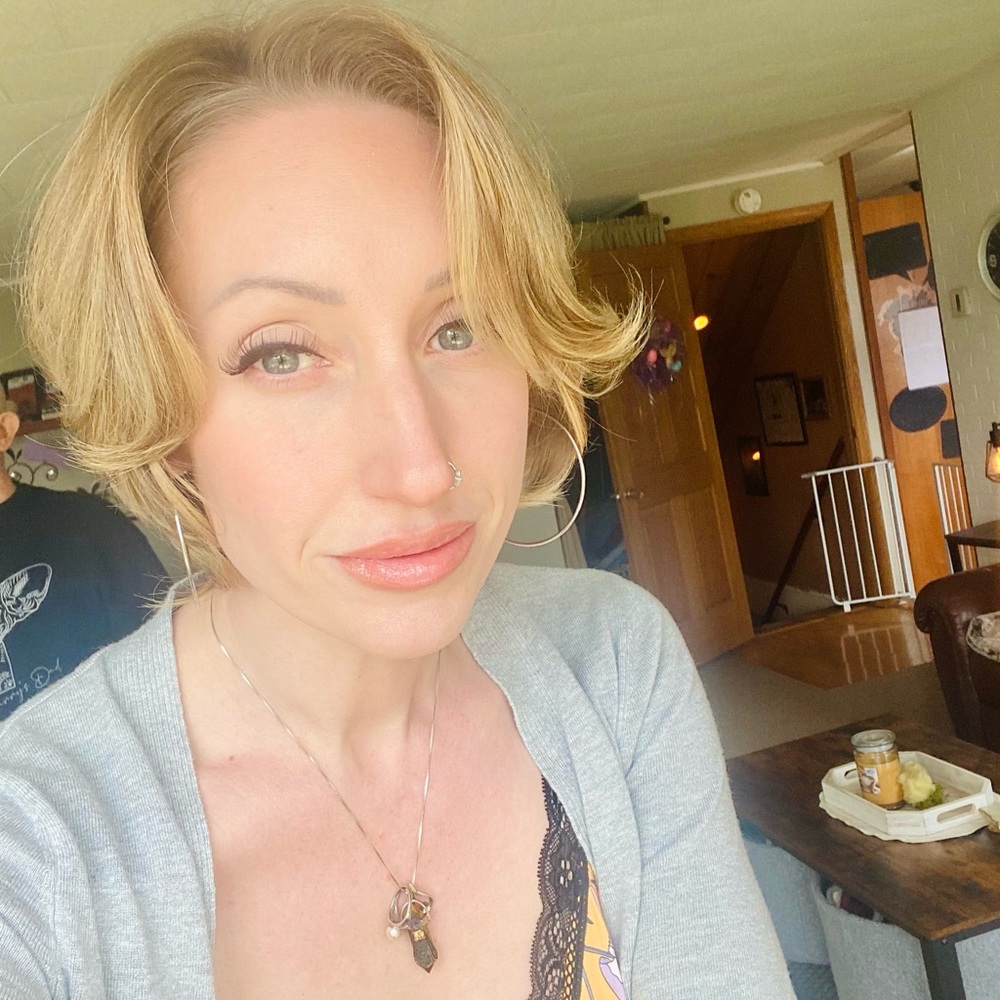 Meet your Posher, Ash